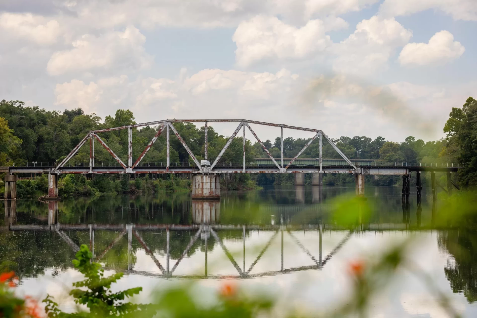 River Town Days is a family-friendly festival set in the picturesque Earle May Boat Basin, nestled by the Flint River. Enjoy kids' rides, free stage shows, diverse vendors, and delicious food at this annual event, held the second weekend of March.